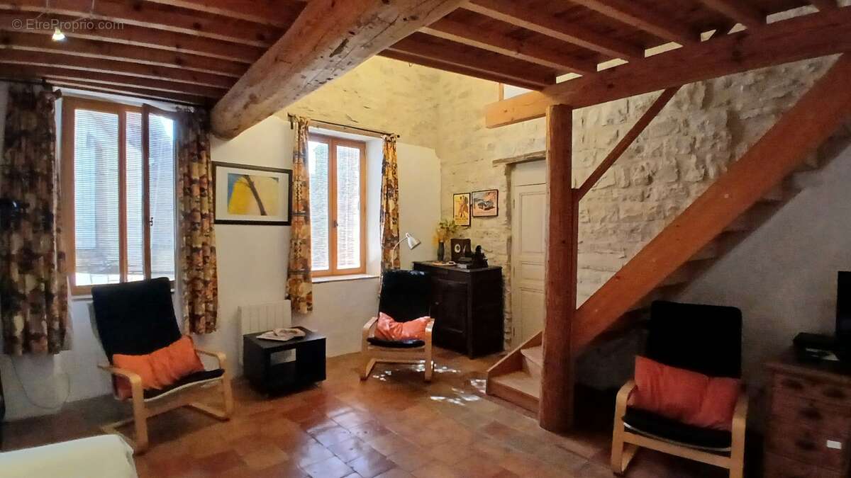 Charmante maison en pierres, pleine de caractère. - photo 13
