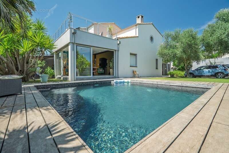 Maison à POUSSAN