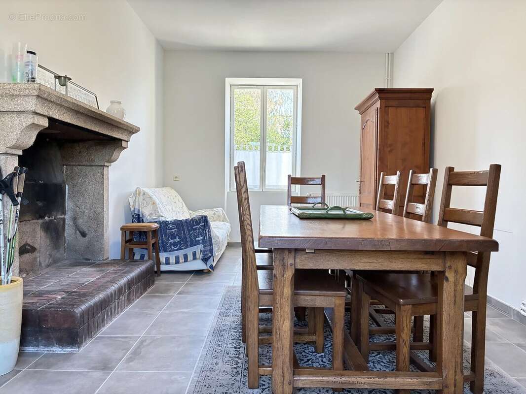Appartement à SAINT-SULPICE-LES-FEUILLES