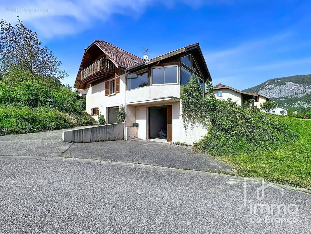 Maison à LEAZ