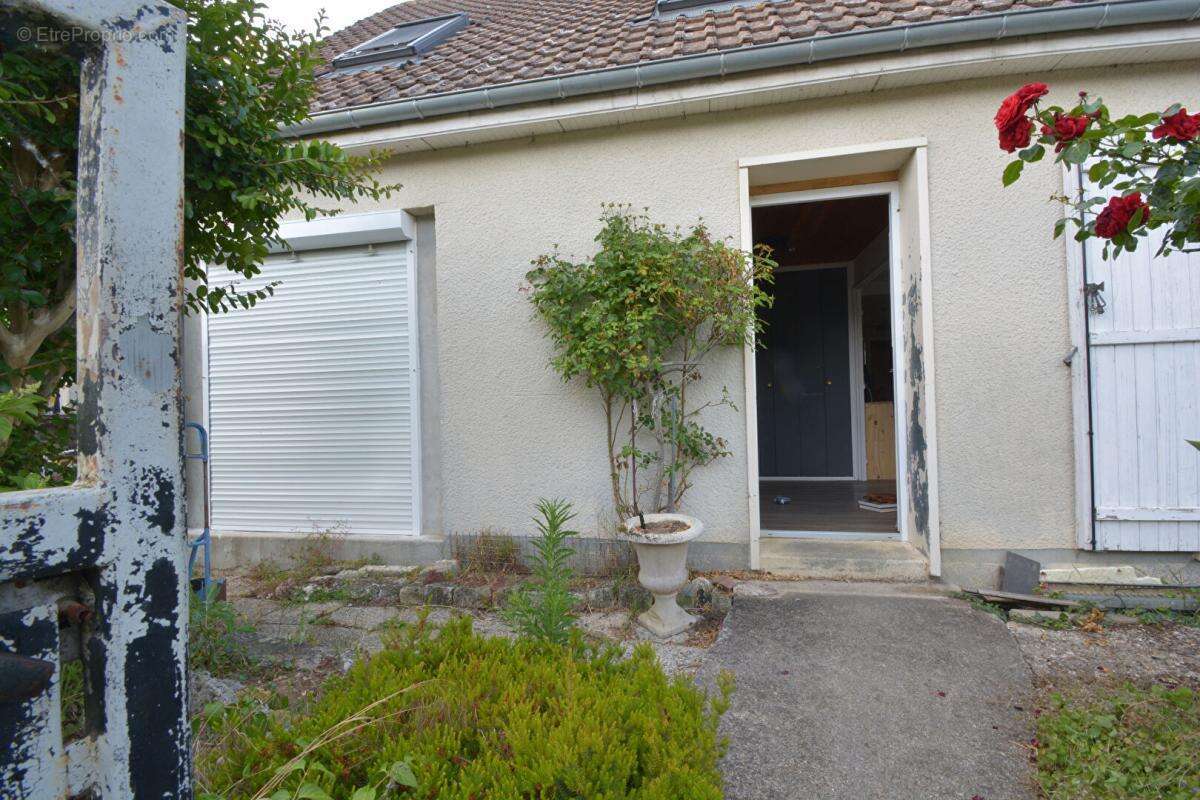 Maison à VARENNES-SUR-SEINE