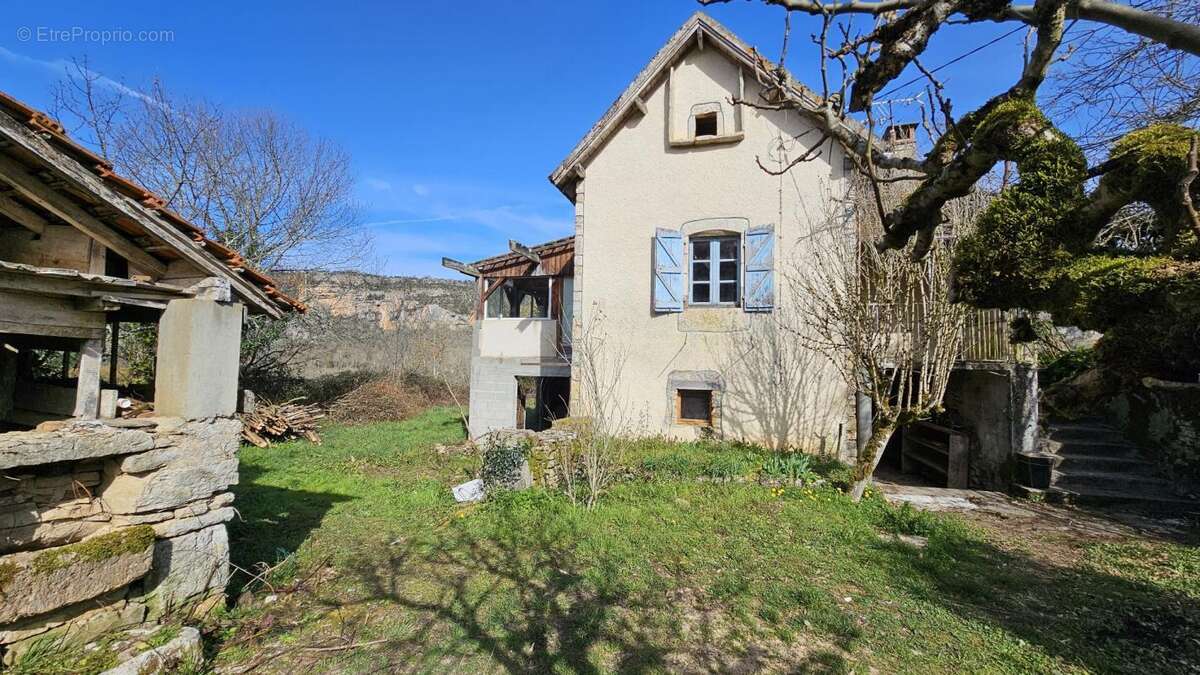 Maison à CENEVIERES