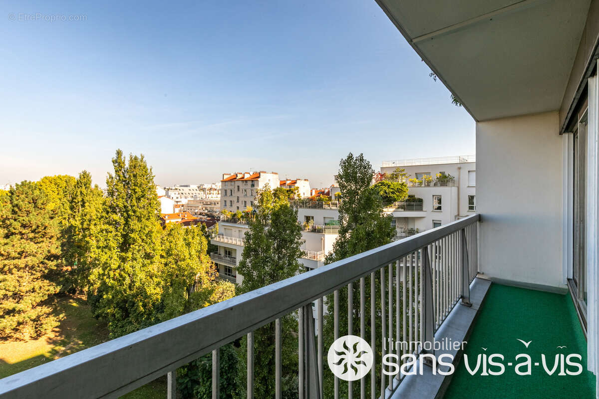 Appartement à COURBEVOIE