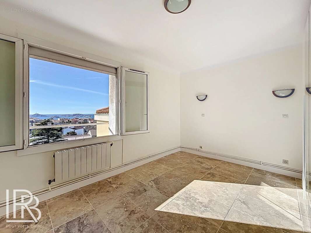 Appartement à MARSEILLE-7E