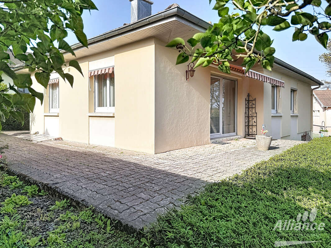 Maison individuelle entretenue sur sous- sol avec beau jardin.. - photo 10
