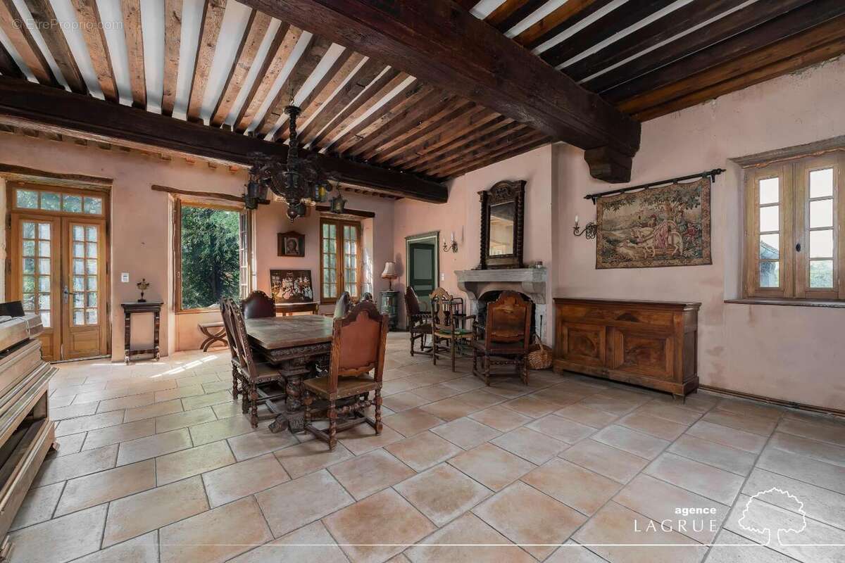   - Maison à CHAVROCHES