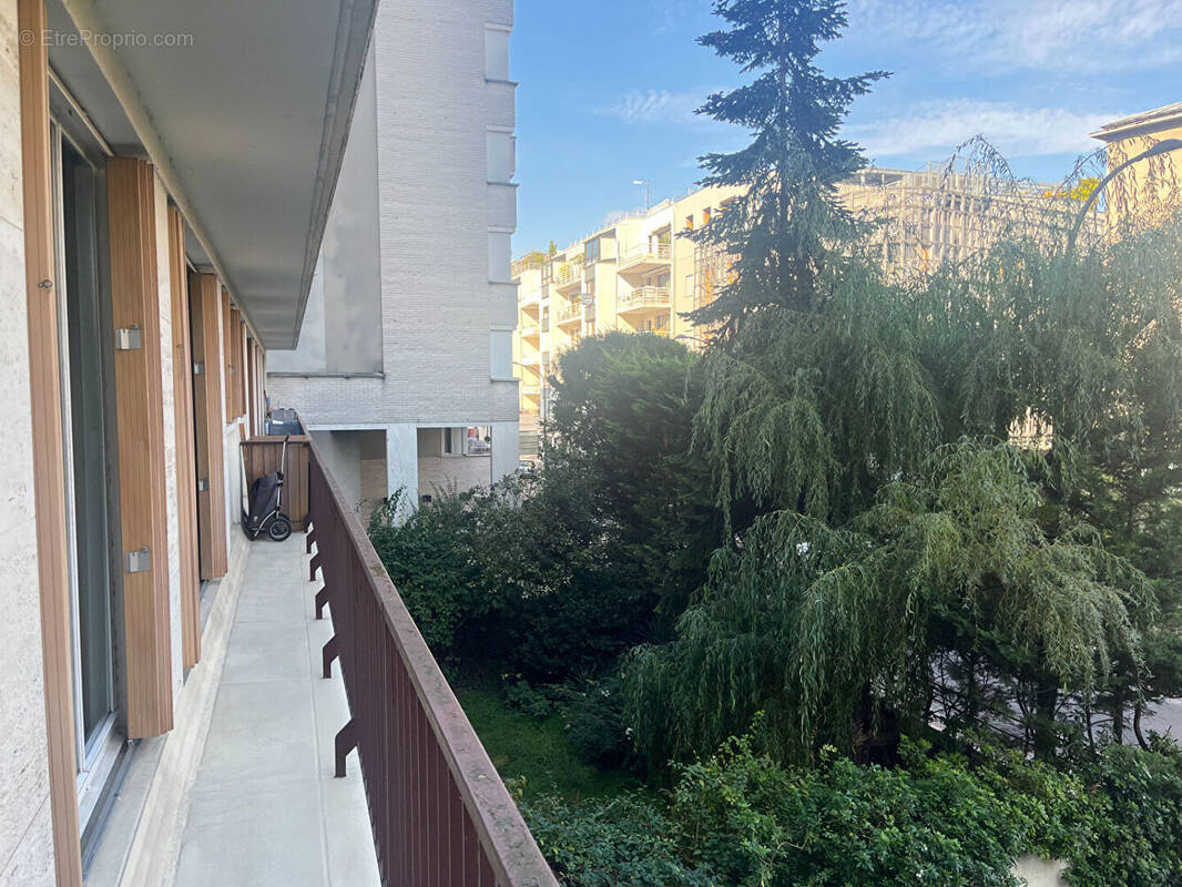 Appartement à PARIS-20E