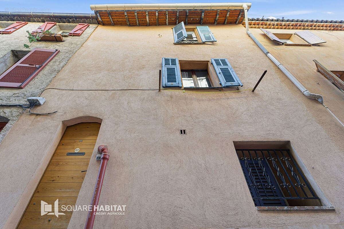 Appartement à SAINT-LAURENT-DU-VAR