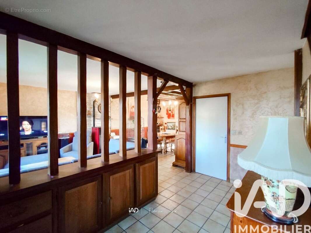 Photo 2 - Maison à JUZIERS