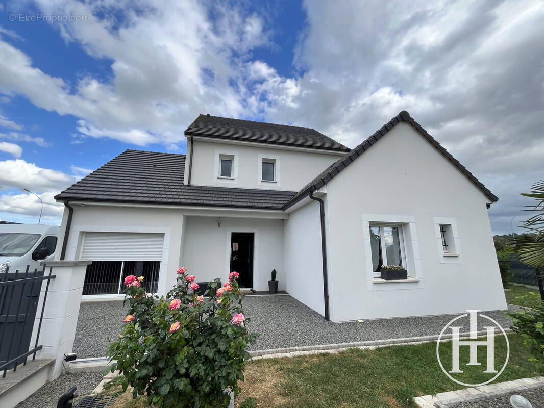 Maison à SAINT-AMAND-MONTROND