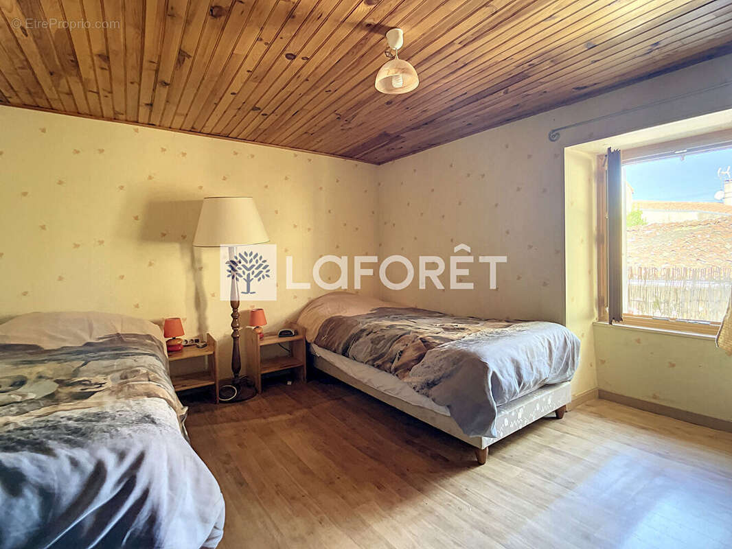 Maison à CHATILLON-SUR-THOUET