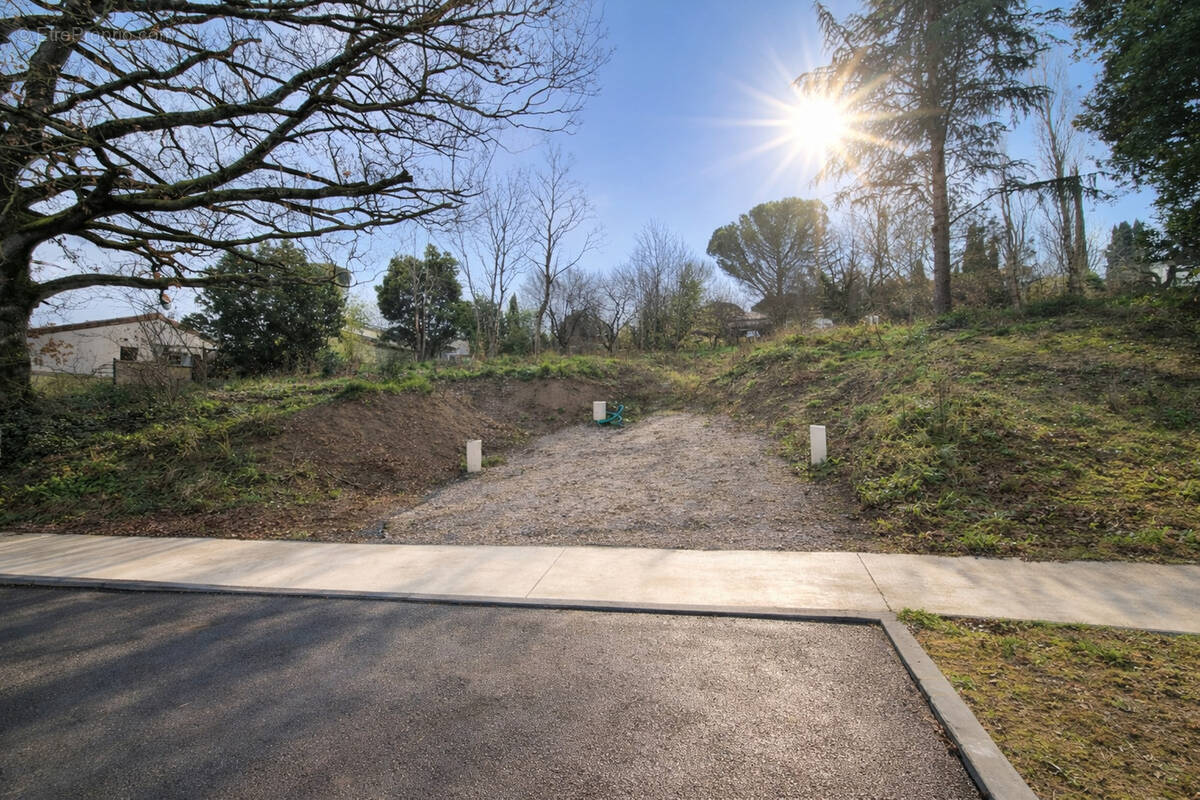 Terrain à AUREVILLE