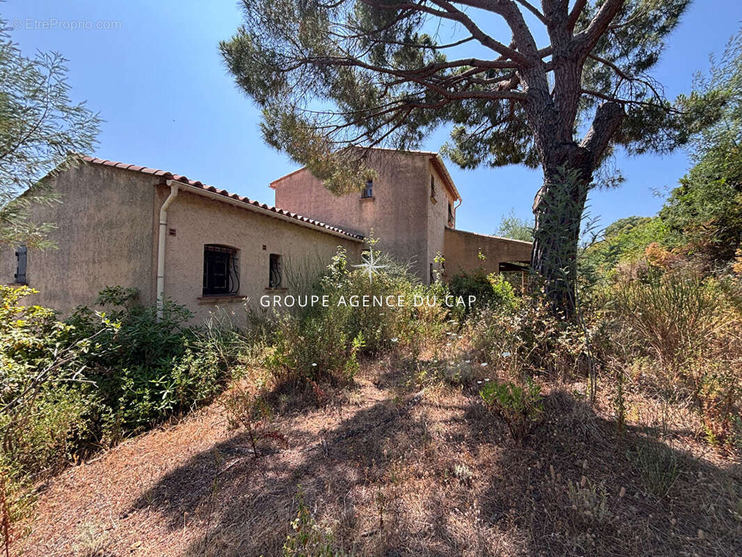 Terrain à LES ISSAMBRES