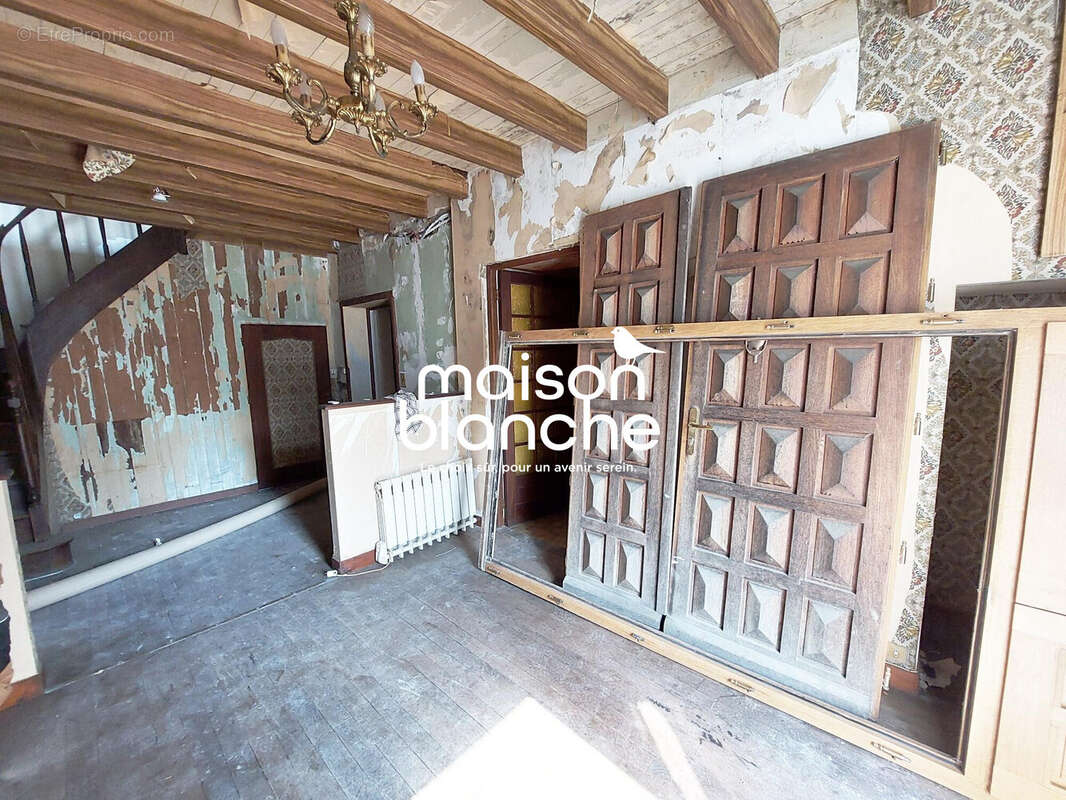 Maison à SAINT-GERMAIN-DE-LONGUE-CHAUME