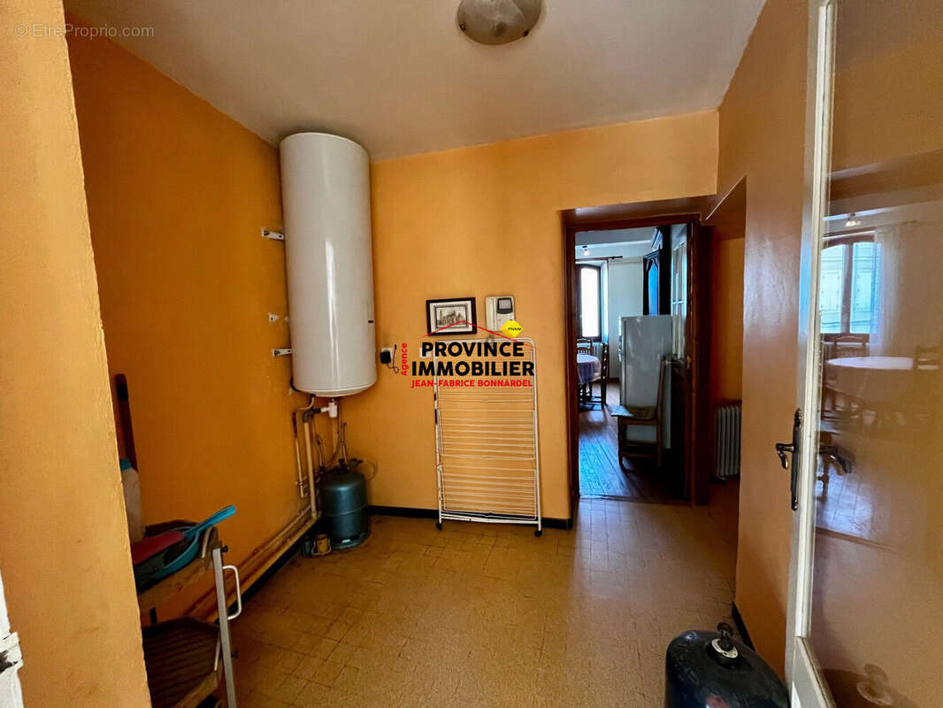 Maison 112 m² à Suze-La-Rousse  - photo 7