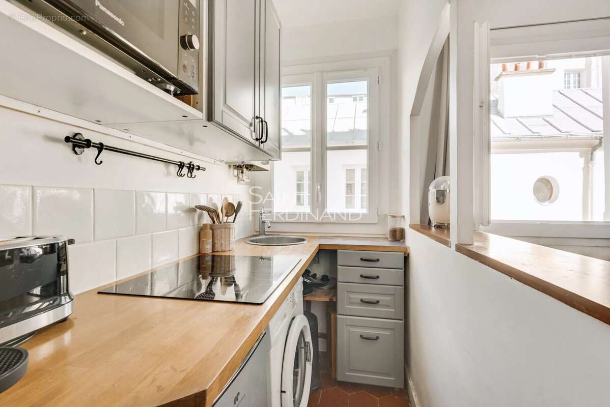 Appartement à PARIS-17E