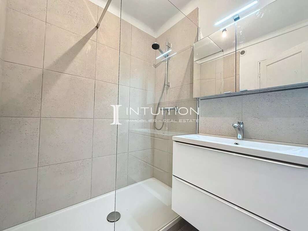 Cannes - Alexandre III : Appartement 2 pièces vue mer - photo 14
