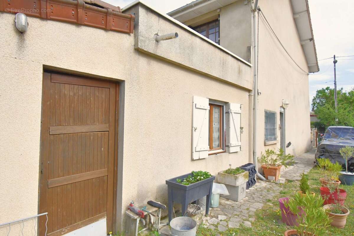 Maison 121 m² à Lalheue  - photo 9