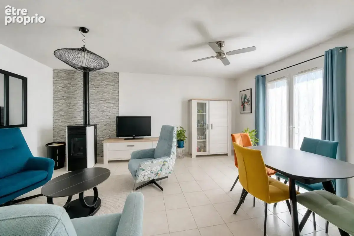 Maison de 4 pièces de 84 m² à Cravans - photo 4