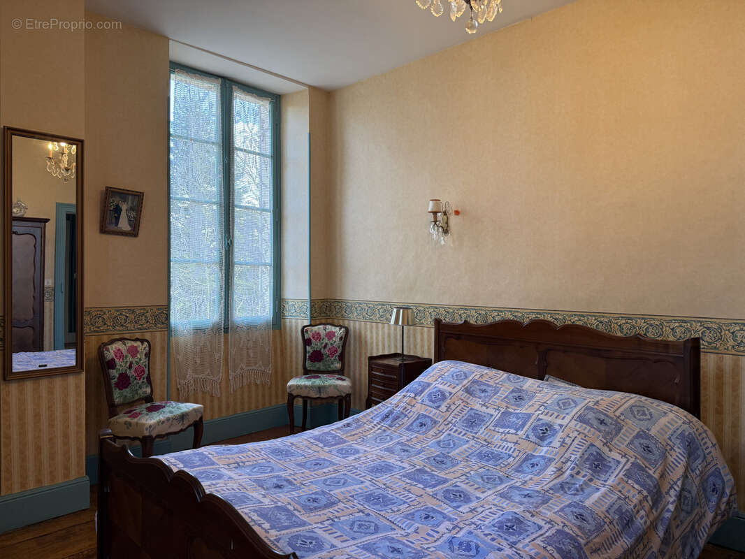 Maison à CASTELNAU-D'AUZAN