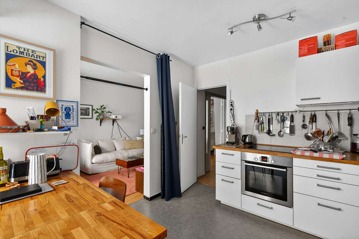 Appartement à PARIS-18E