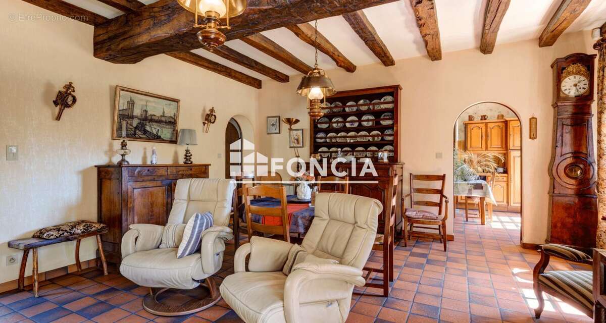 Maison à COULOUNIEIX-CHAMIERS