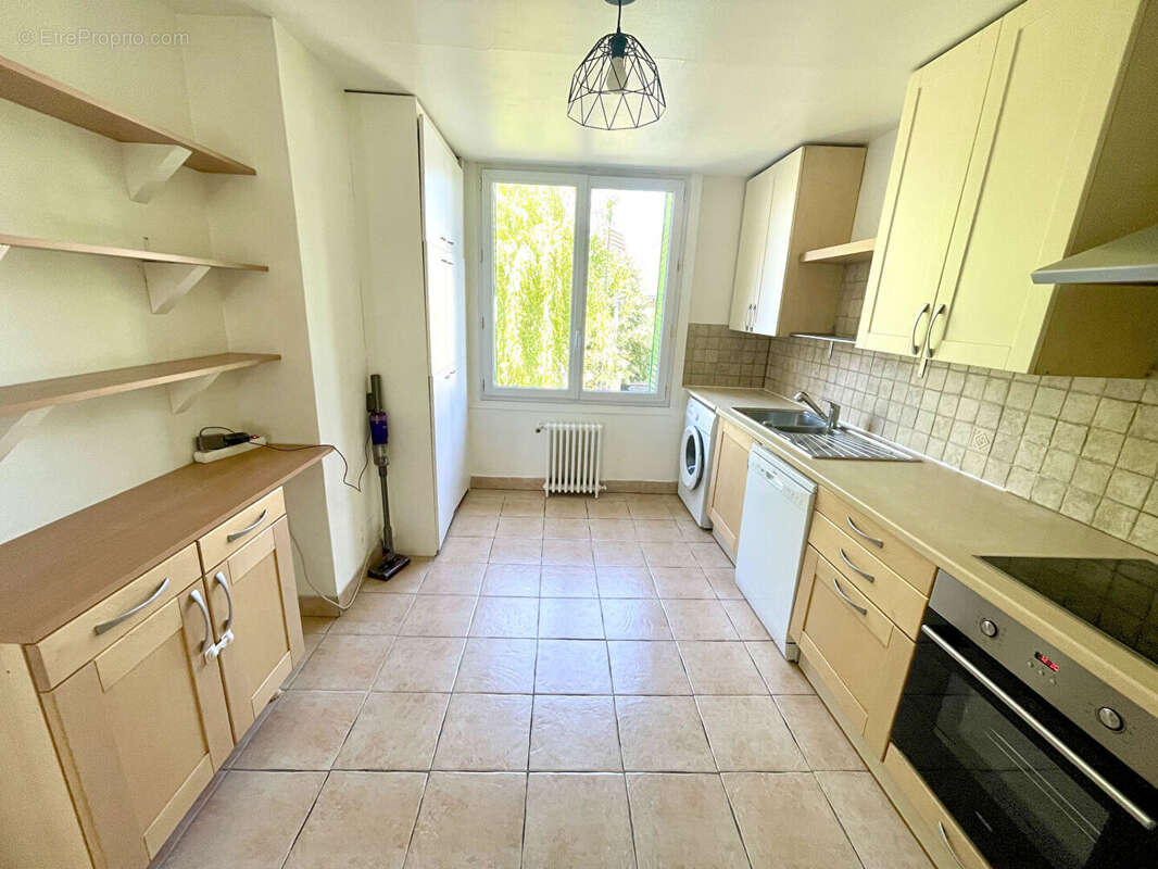 Appartement à SARTROUVILLE