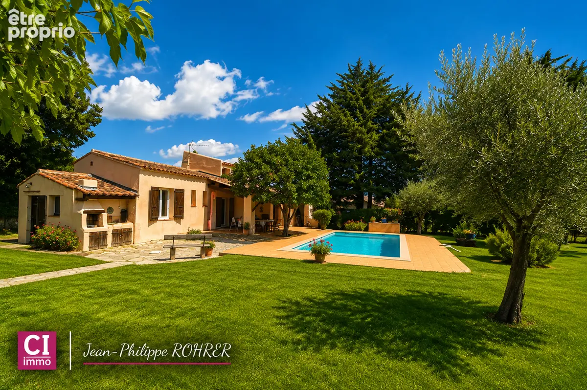 BESSE-SUR-ISSOLE  Maison de plain-pied avec piscine sur 1 780 m² de terrain - photo 9