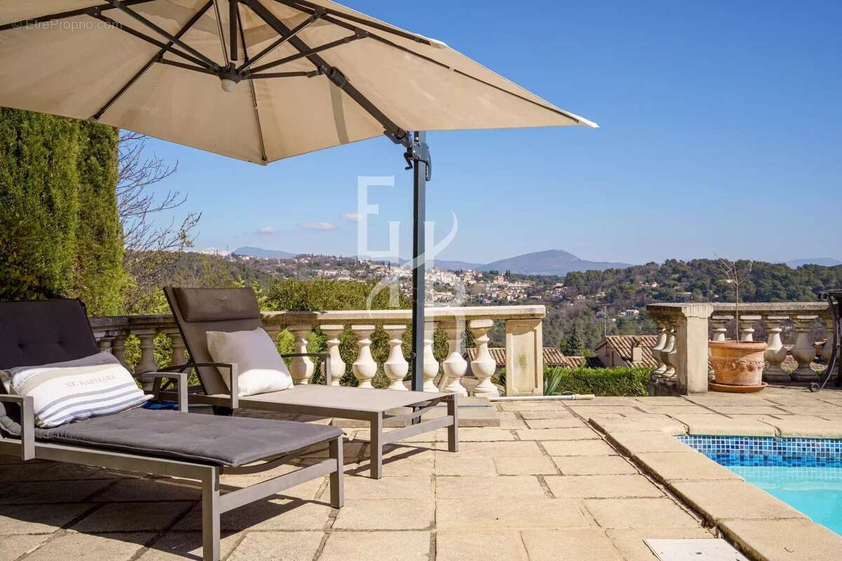 Maison à CAGNES-SUR-MER