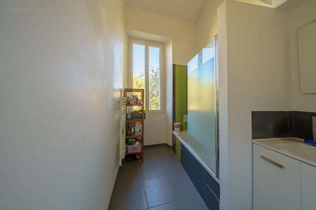 Appartement à MARSEILLE-16E