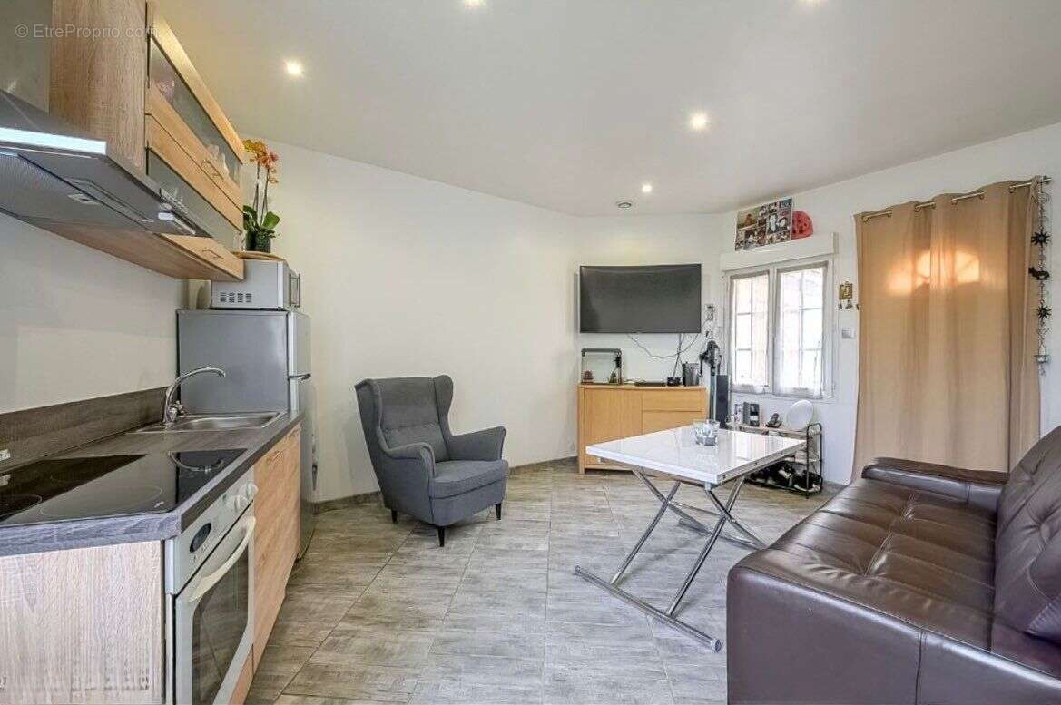 Appartement à PRESLES