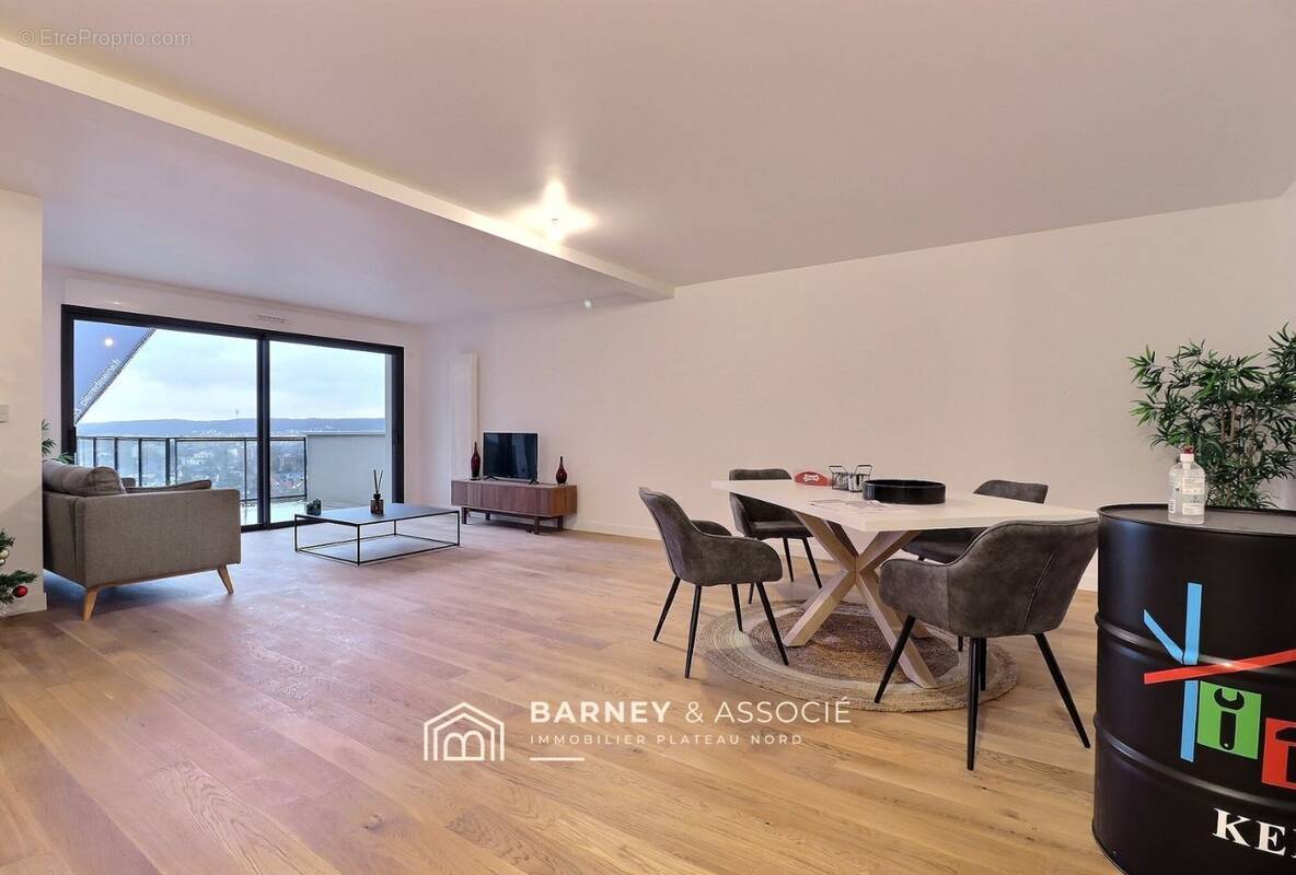 Appartement à MONT-SAINT-AIGNAN