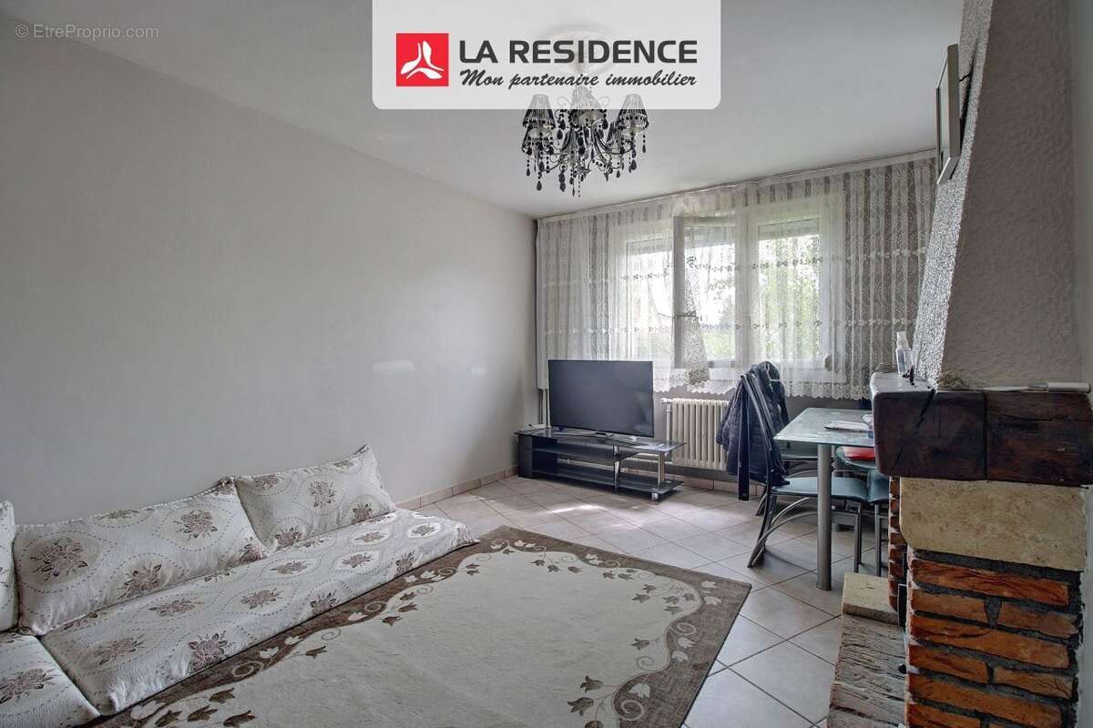 Maison 132 m² à Saint-Etienne-Du-Rouvray  - photo 2