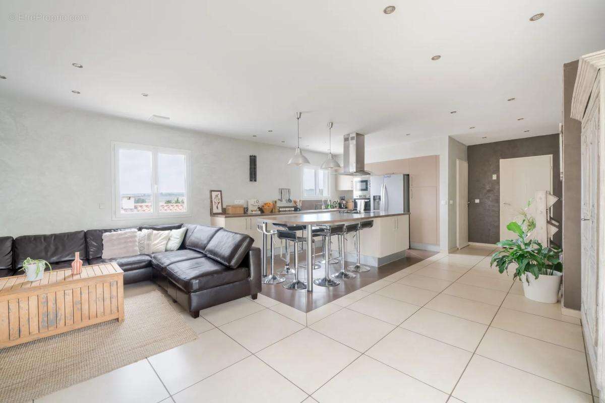 Maison à VILLEVEYRAC