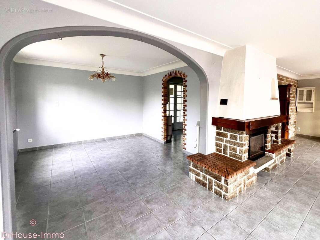 Maison 227 m² à Saint-Brevin-Les-Pins  - photo 4