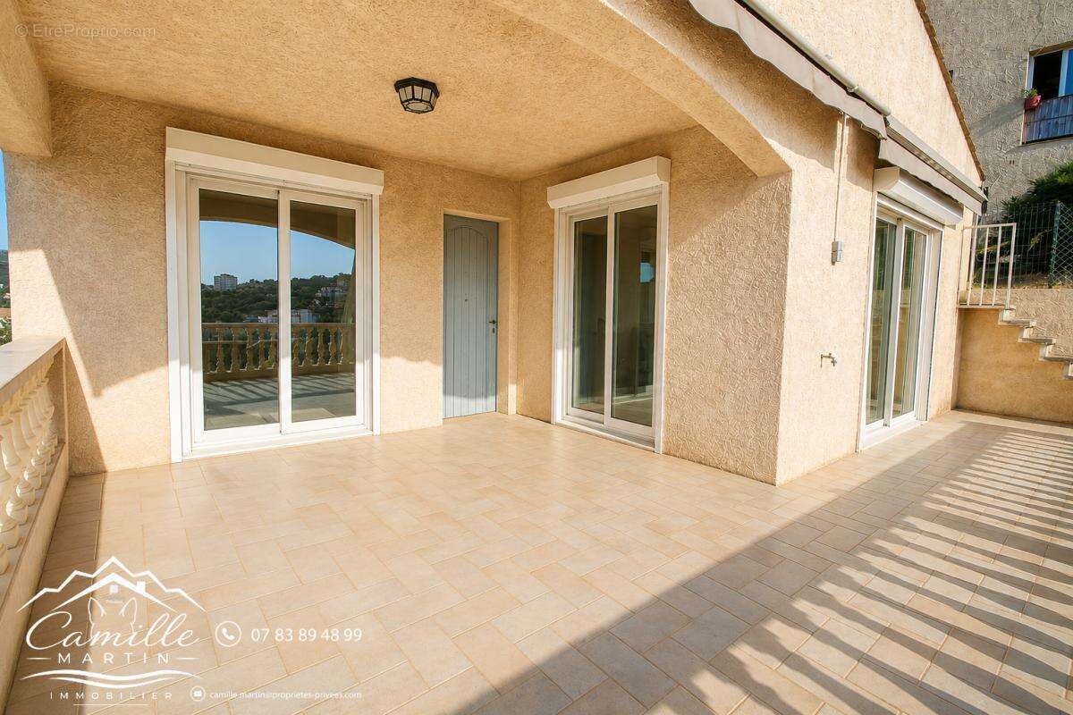 Appartement Saint Raphael 4 pièce(s) 108.16 m2 - photo 2