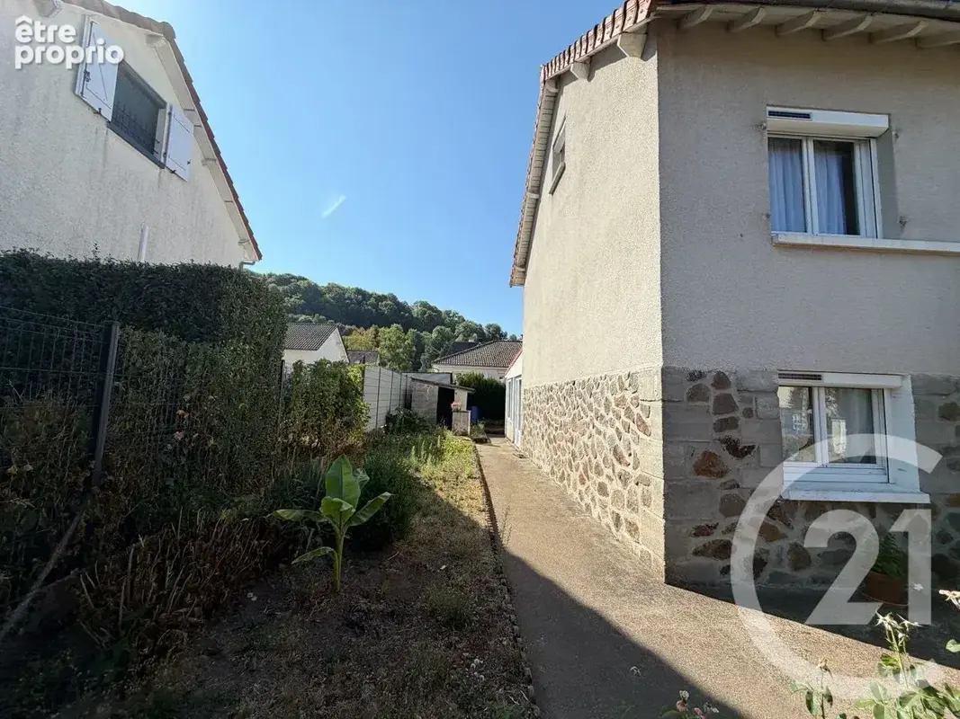 Maison 7 pièces 146 m² à vendre à Jussac (15250) - photo 3