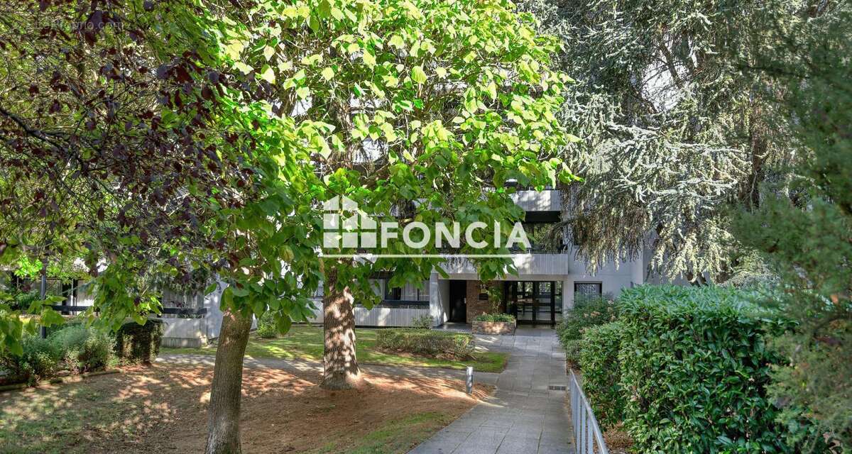 Appartement à LE COUDRAY-MONTCEAUX