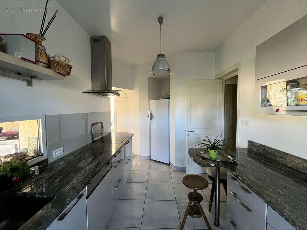 Cuisine - Maison à MAURS