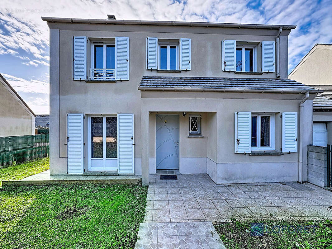 Maison à SAINT-GERMAIN-LES-ARPAJON