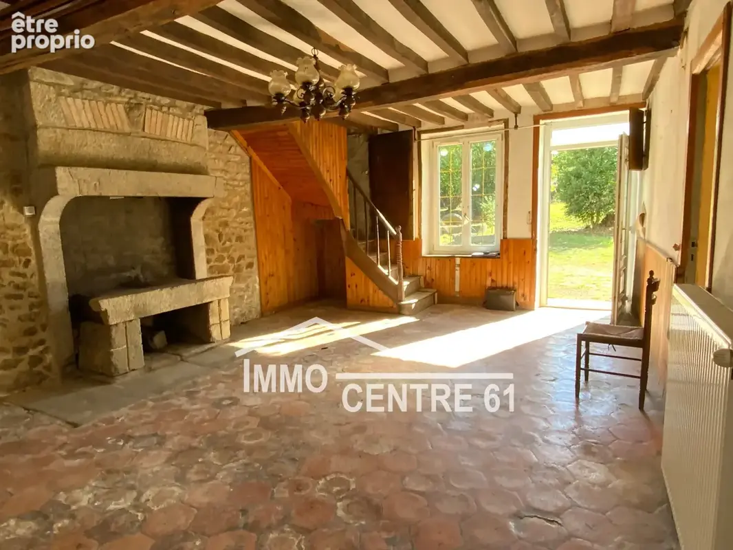 Longère à rénover et dépendances sur 5600m2 de terrain - photo 5