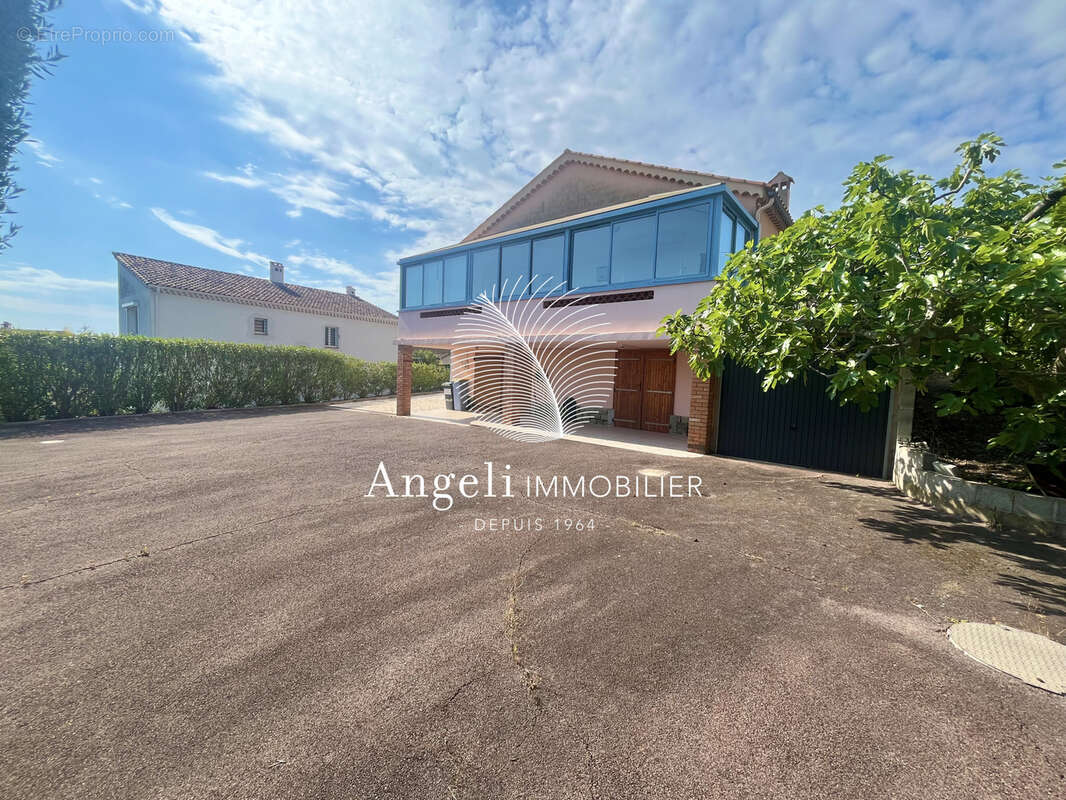 Maison à FREJUS