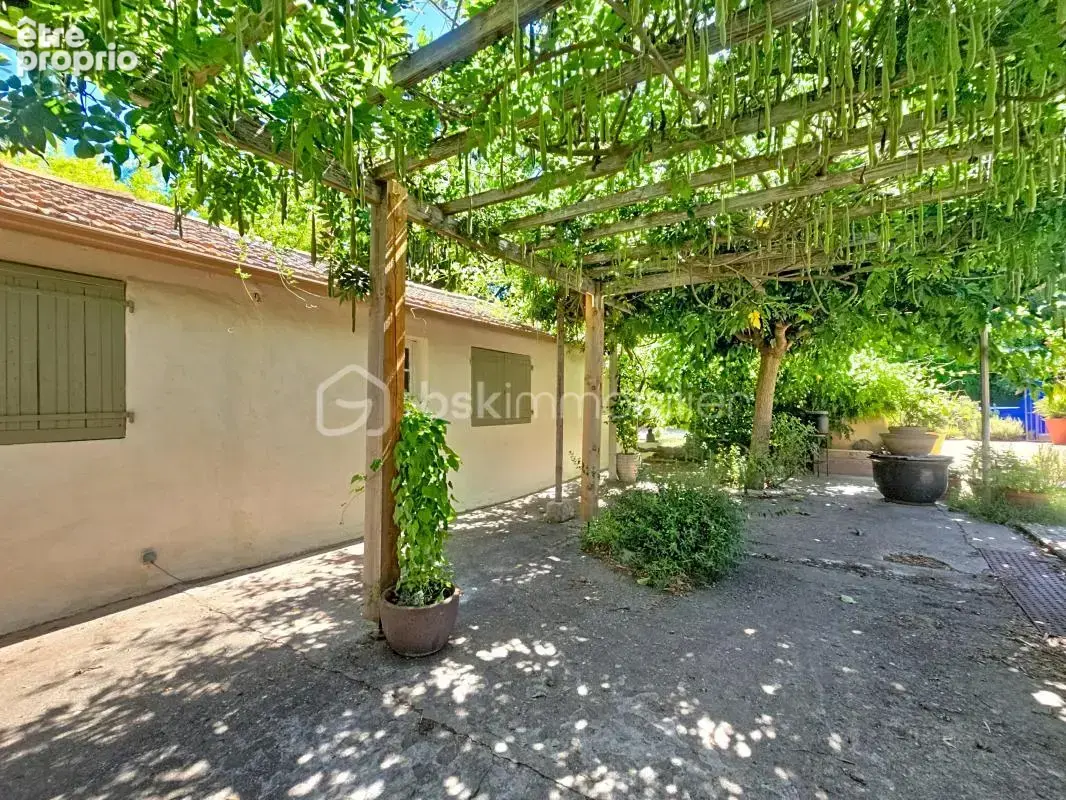 Propriete 4km uzes terrain 5 ha habitation dependances piscine - photo 15