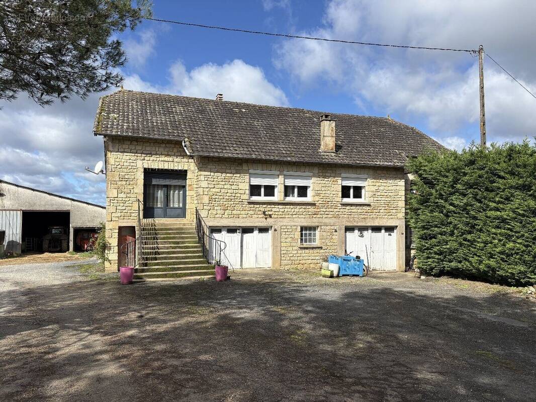 Maison à COUBJOURS