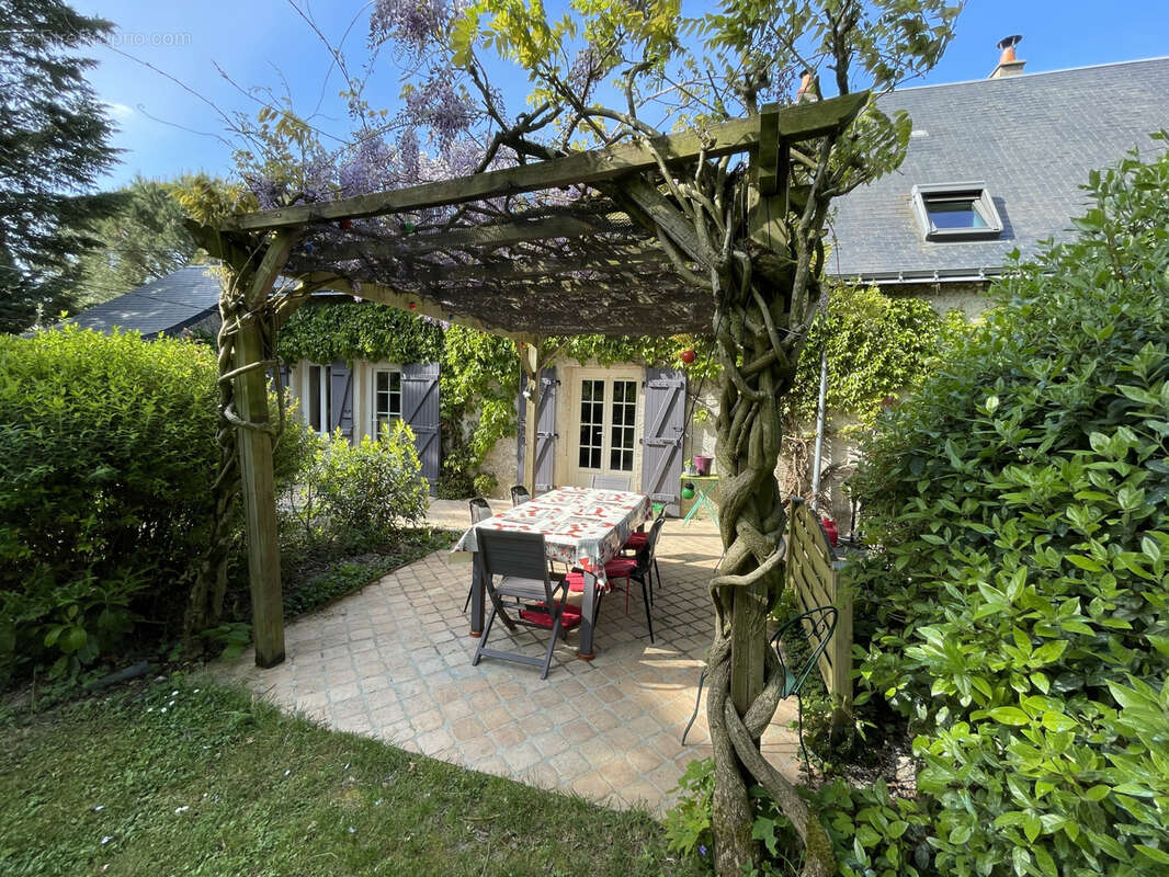 Maison à BEAUMONT-LA-RONCE
