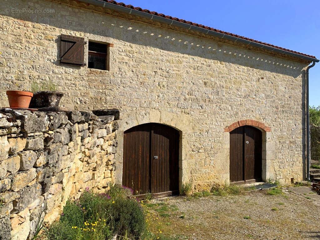 Maison à LAROQUE-DES-ARCS