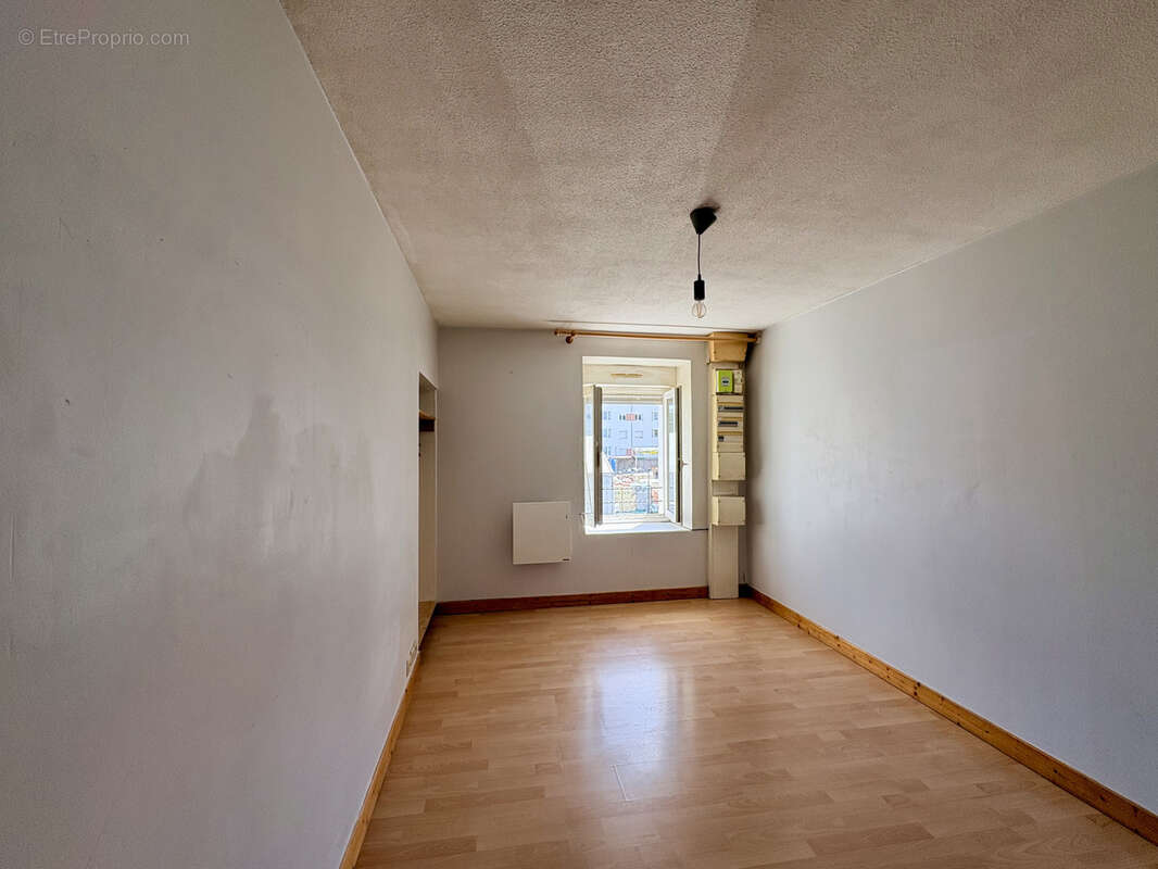 T3 lumineux et traversant de 79,51 m2 au cœur des Abrets-en-Dauphiné, avec place de stationnement privée. - photo 5