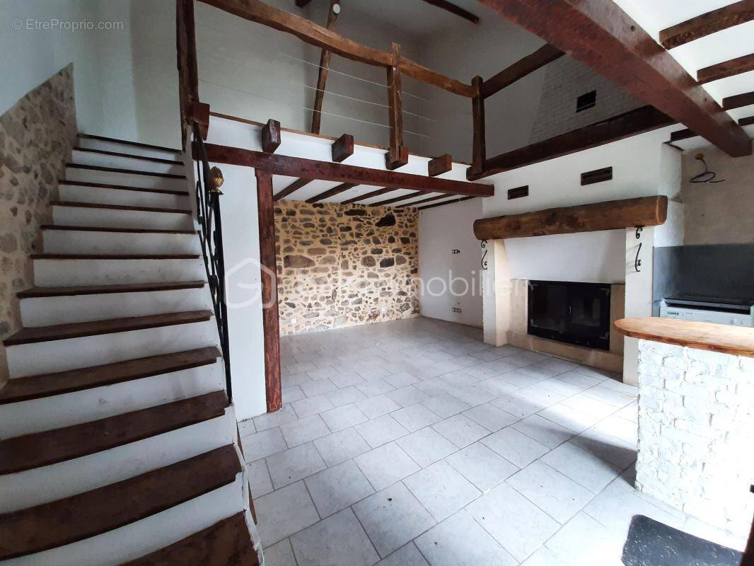 Maison à SAINT-JUNIEN