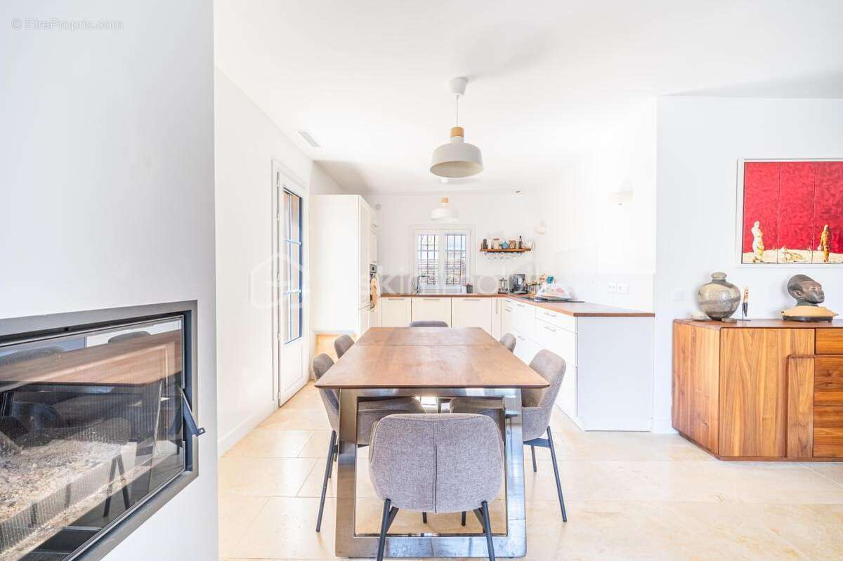 Hyeres - elegante villa de plain-pied renovee avec soin - photo 3
