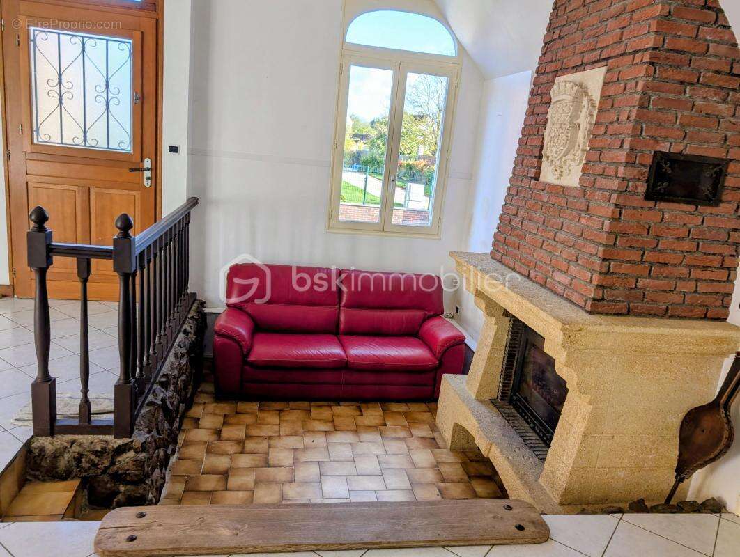 Maison à DOMART-SUR-LA-LUCE